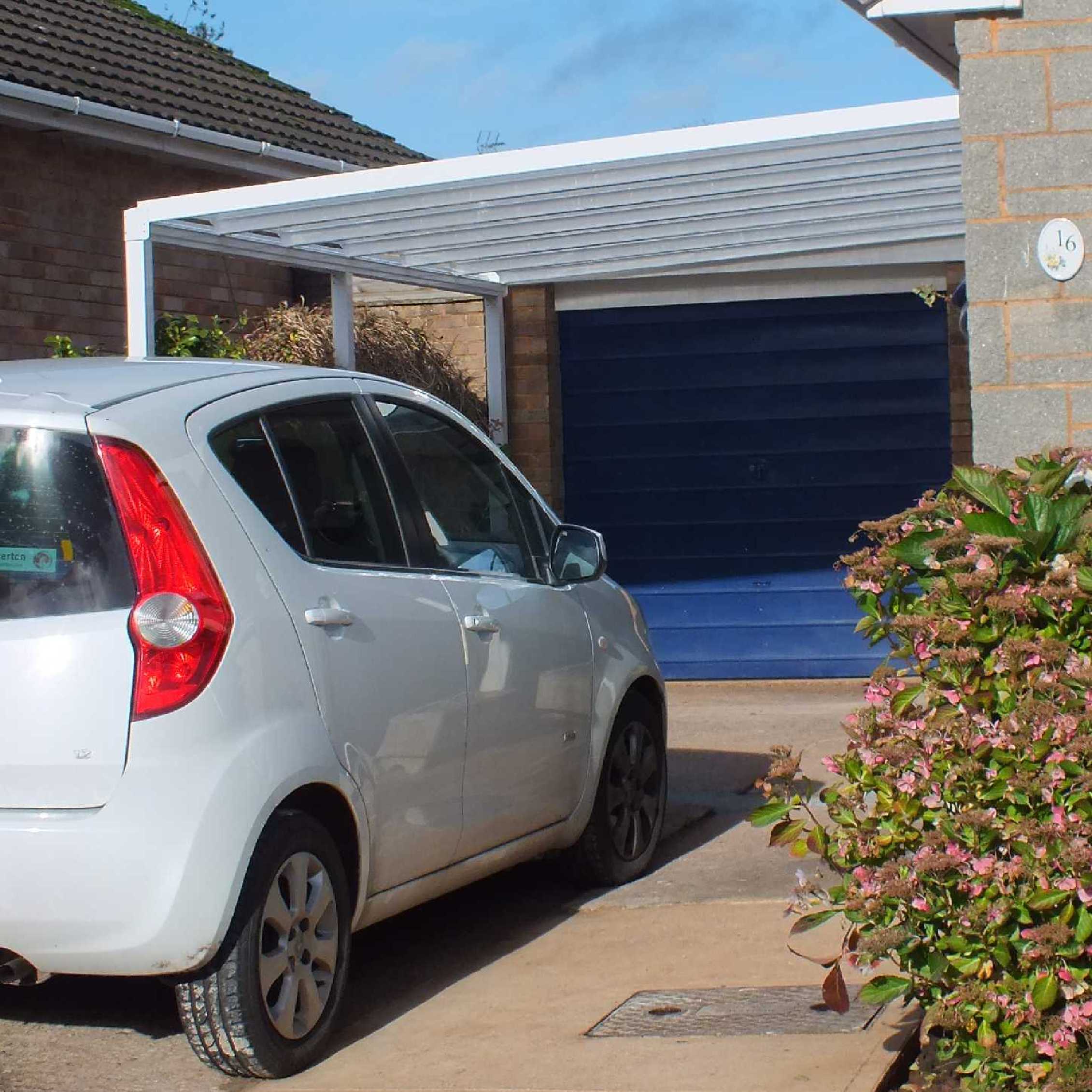 Omega Smart Lean-To Canopy, White with 16mm Polycarbonate Glazing - 11.2m (W) x 4.5m (P), (5) Supporting Posts