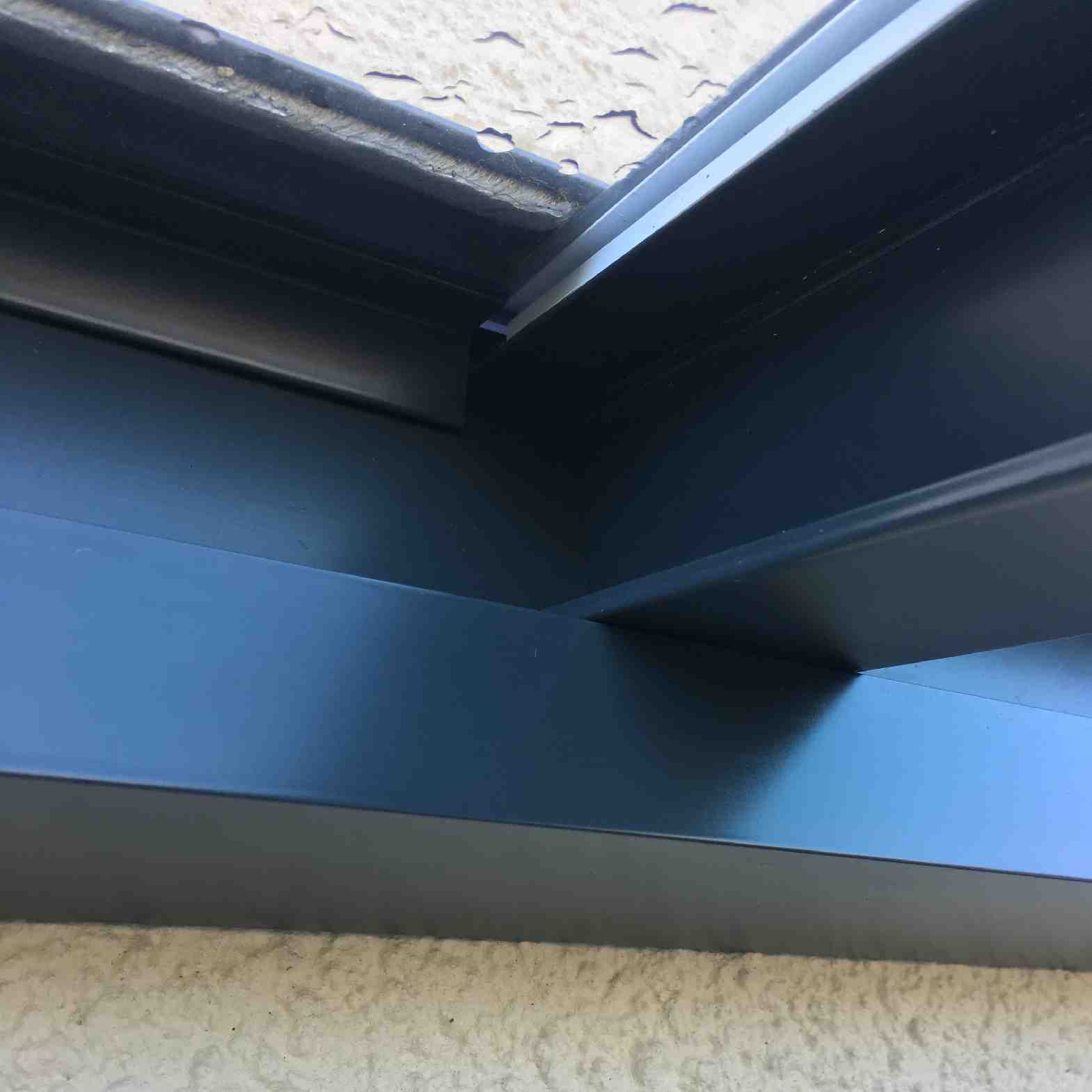 Great selection of Omega Verandah, Anthracite Grey, 16mm Polycarbonate Glazing - 12.0m (W) x 2.0m (P), (5) Supporting Posts