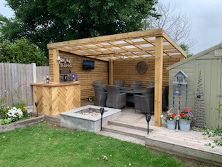 Great selection of DIY Conservatory Roof Kit with Anthracite Grey Rafter-Supported Glazing Bars, 7.47m Width x 2.5m Projection