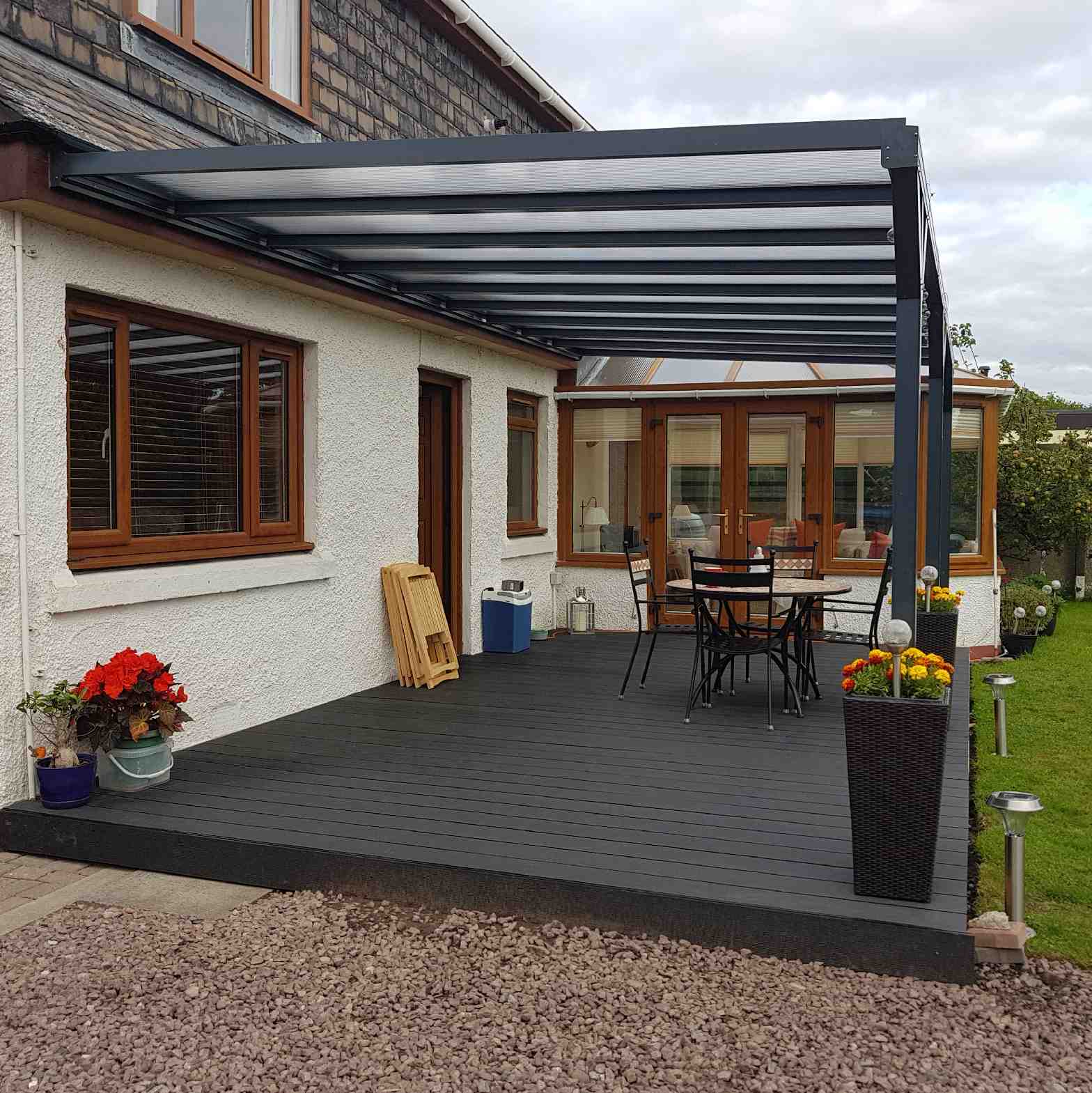 Buy Omega Verandah, Anthracite Grey, 16mm Polycarbonate Glazing - 9.5m (W) x 1.5m (P), (5) Supporting Posts online today