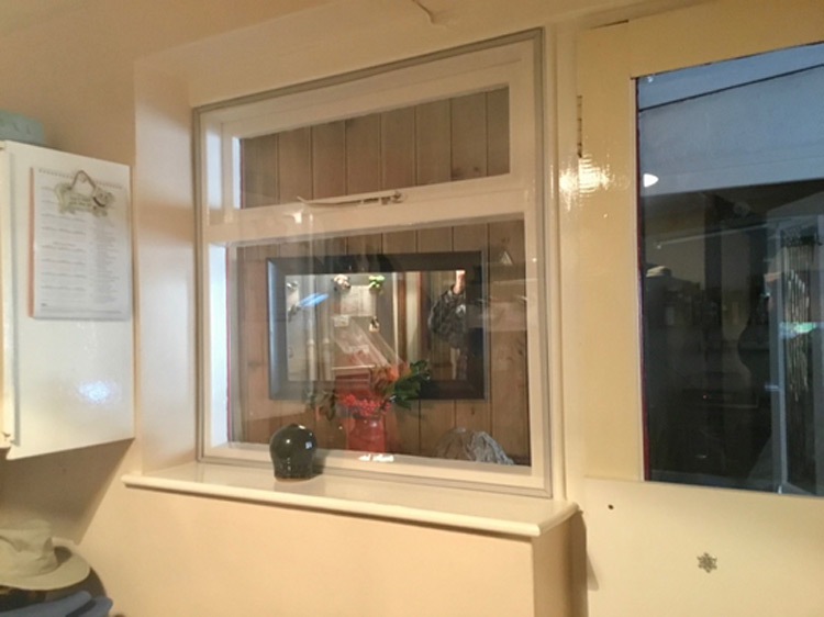 Insulate an old wooden window with Magnetic Secondary Glazing